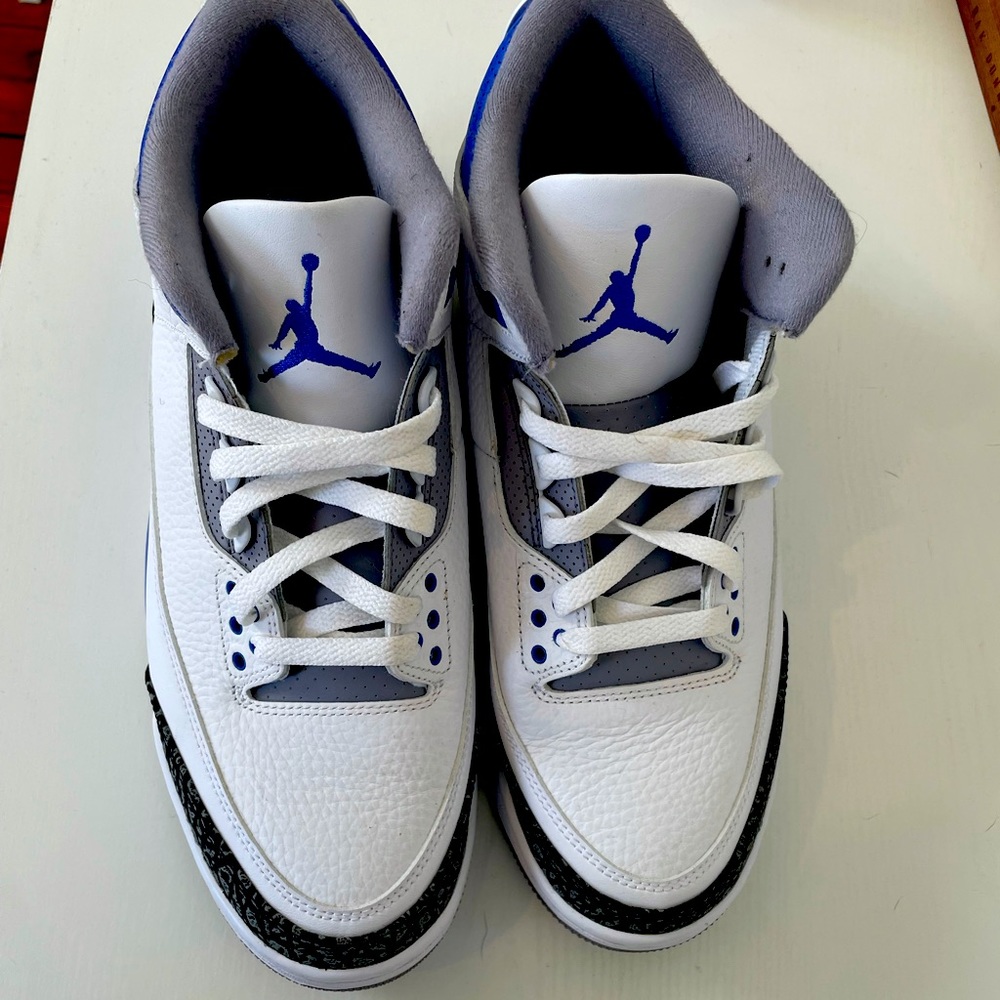 Air Jordan 3 Retro “Racer Blue.”
